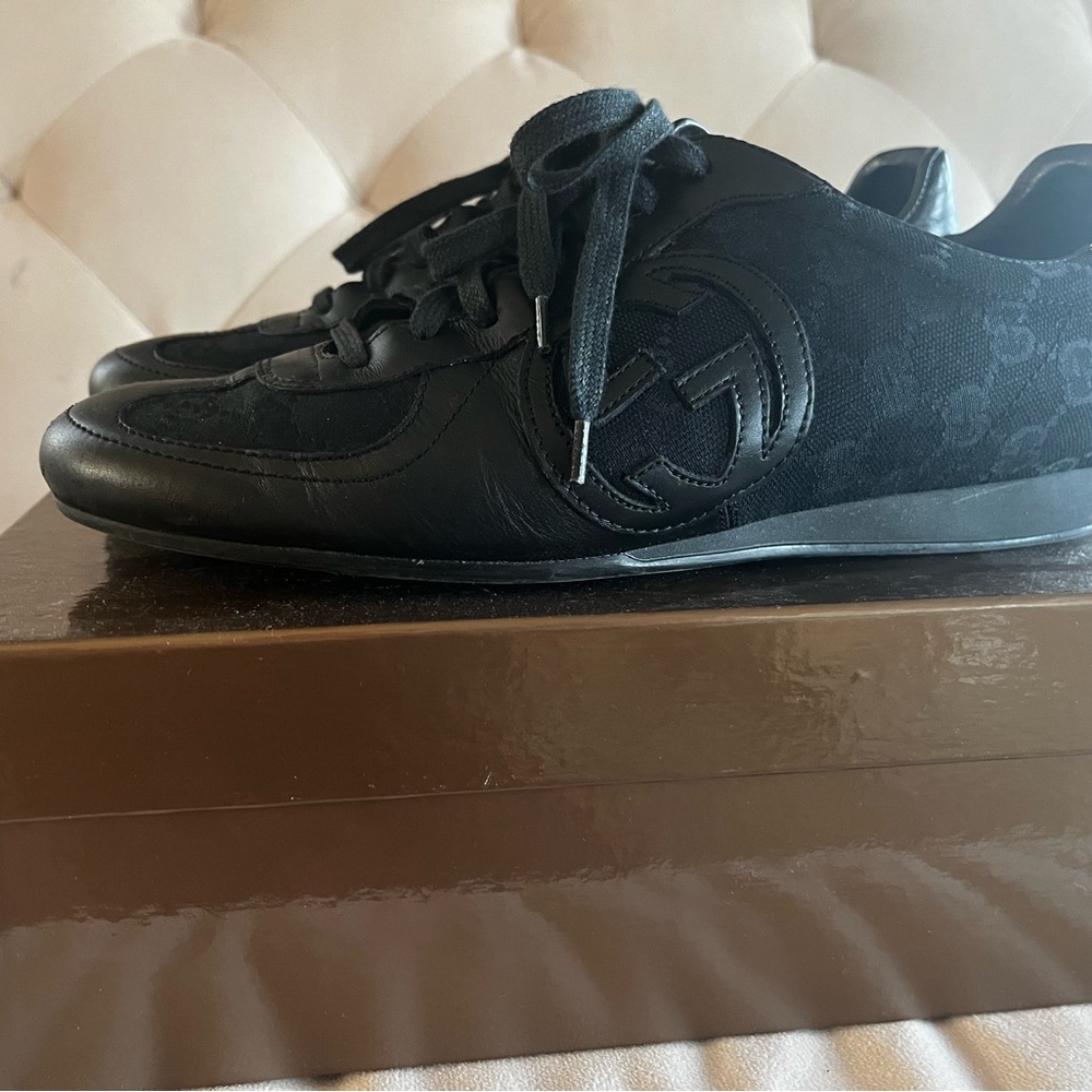 Gucci “vintage” sneakers. Size 39 (US8) - Picture 2 of 7